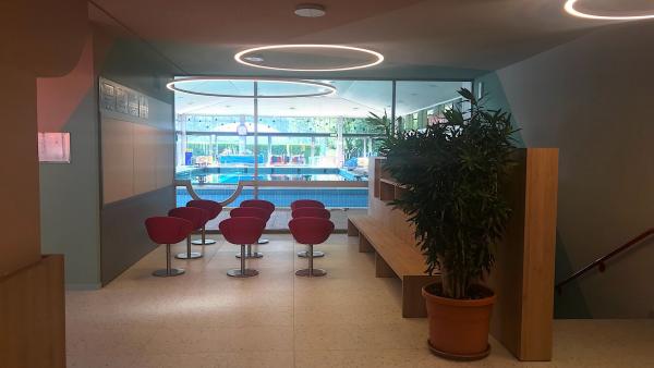 Waiting room in front of pool