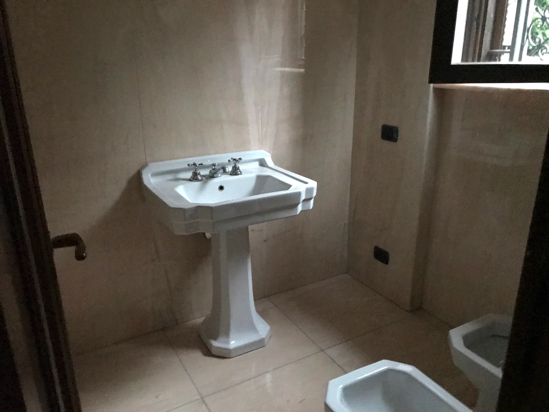 Il bagno a piano terra prima