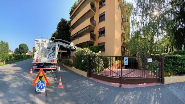 Operazione aspirazione macerie 