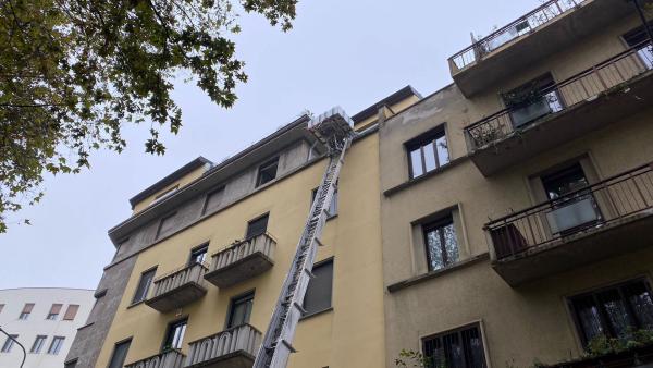 Piattaforma aerea per smaltimento rifiuti