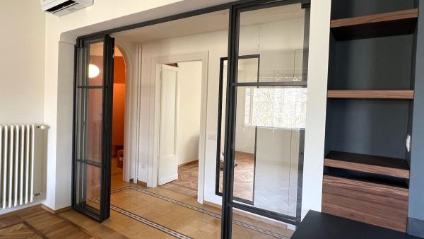 Affaccio della cucina sul living e sul corridoio