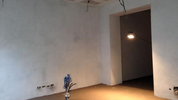 Preparation phase of the walls and floor