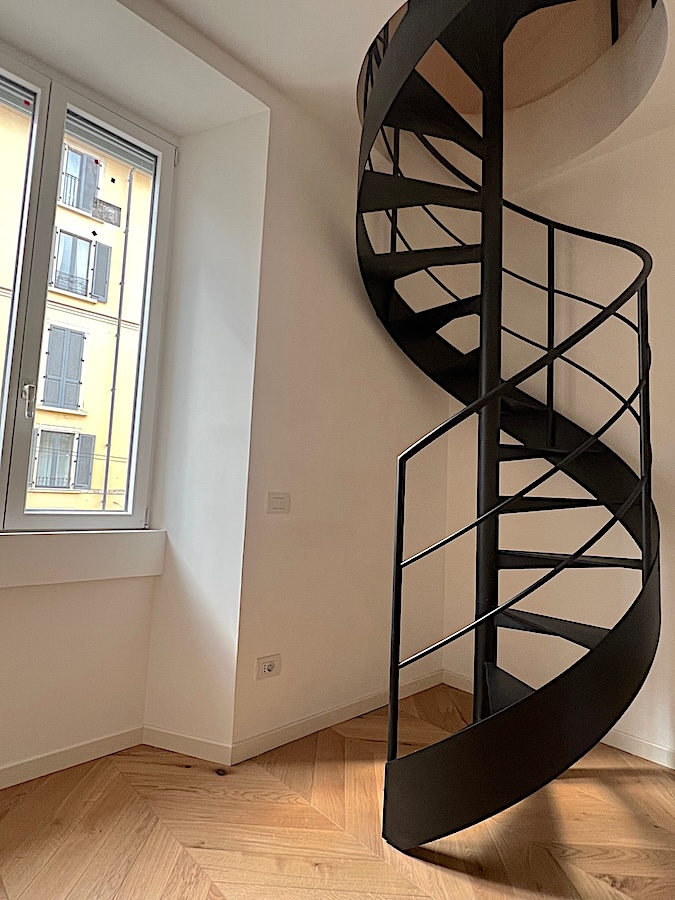Children's bedroom and spiral staircase