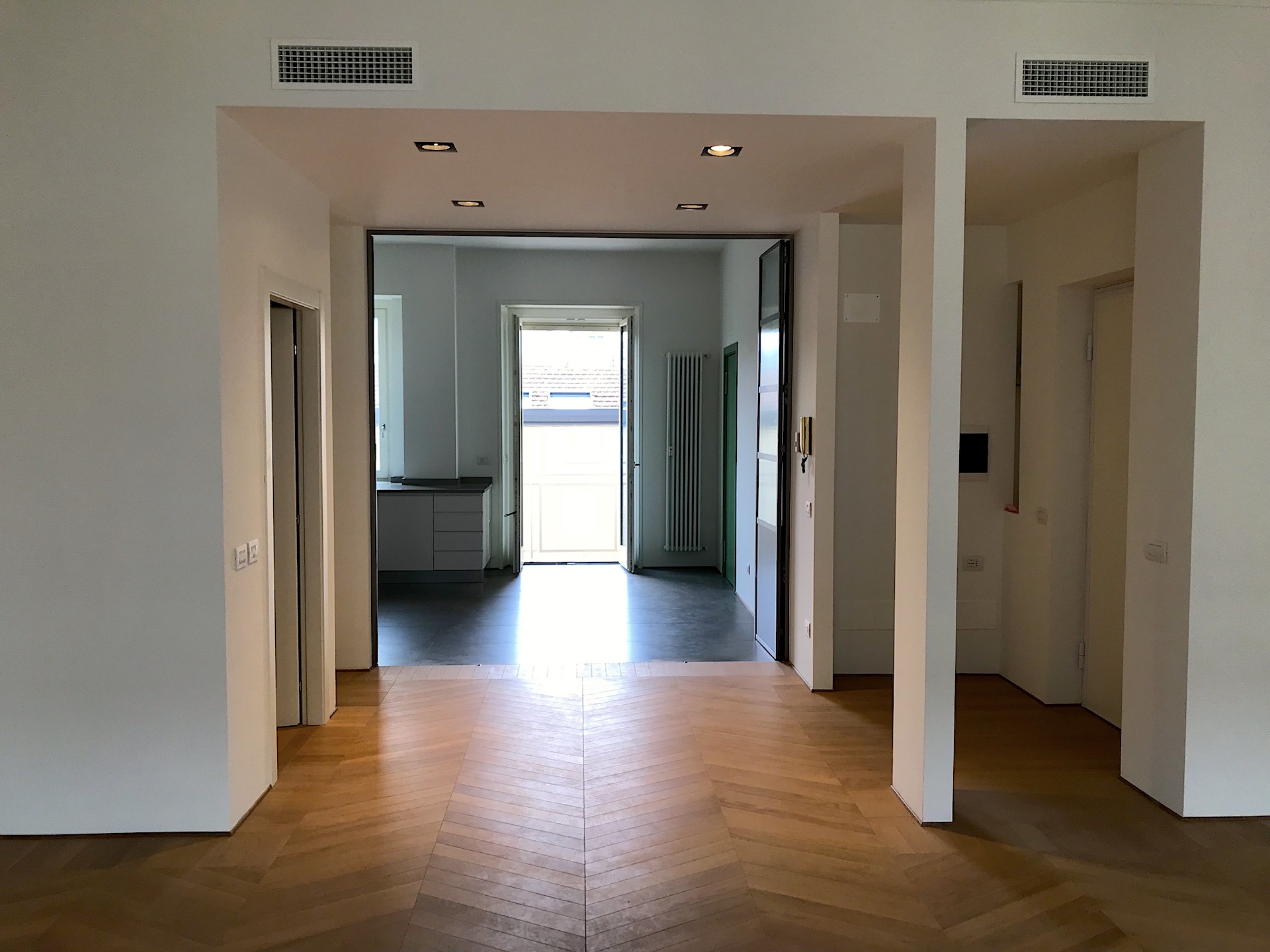 Scorcio della cucina dalla sala