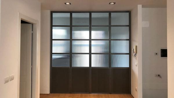 Il portone, il vero protagonista dell'appartamento