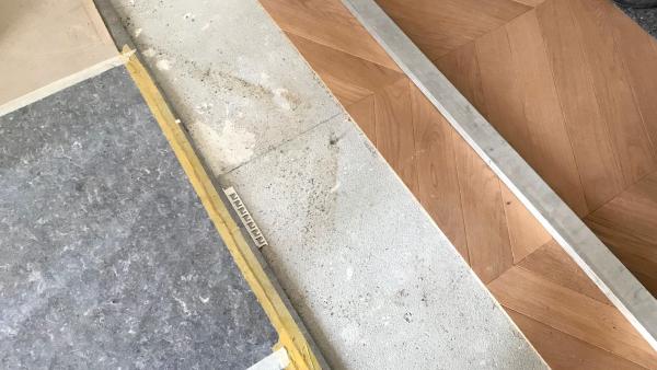 Posa complanare tra due pavimentazioni differenti 