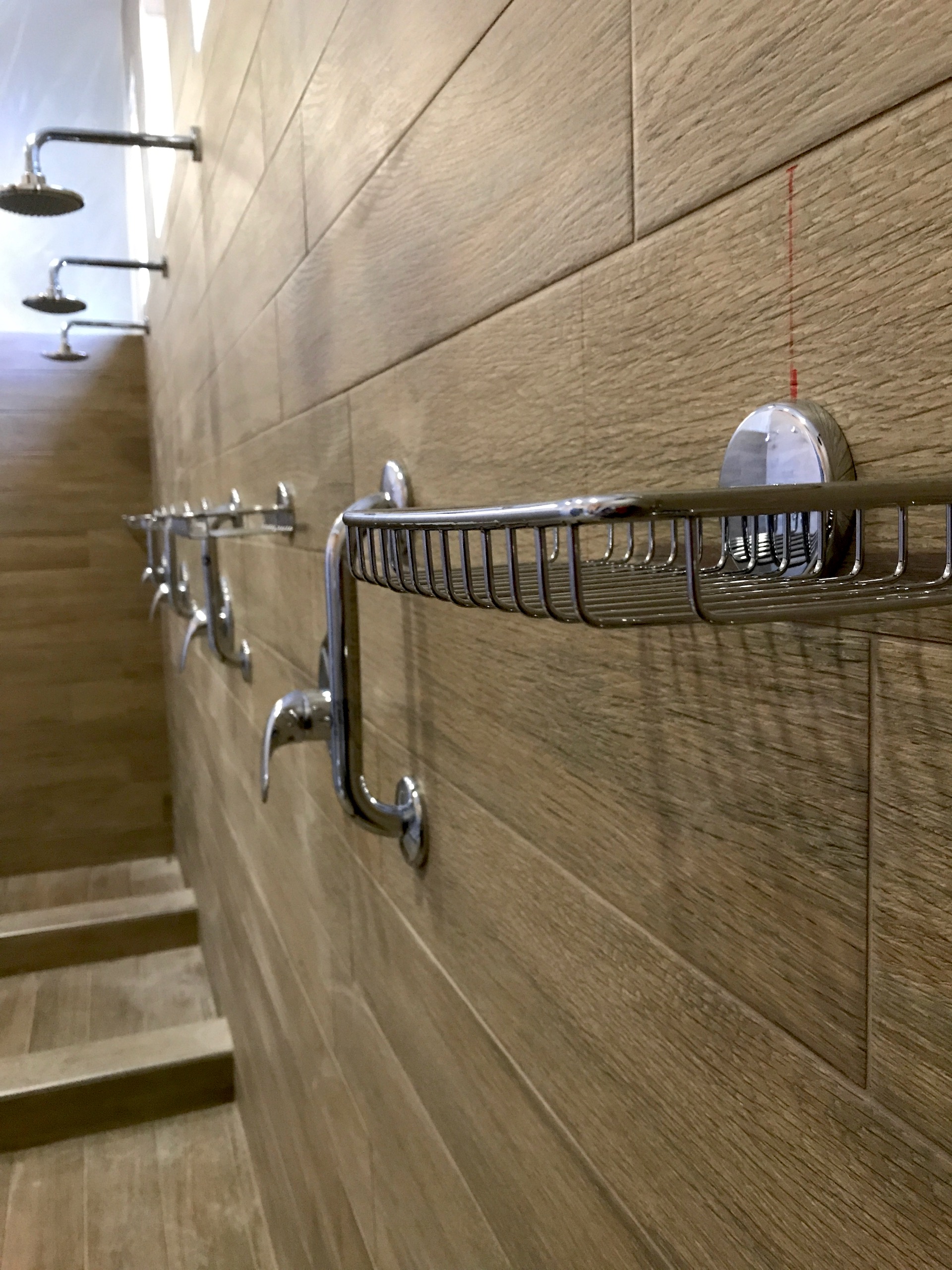 Detail of the accessories during assembly